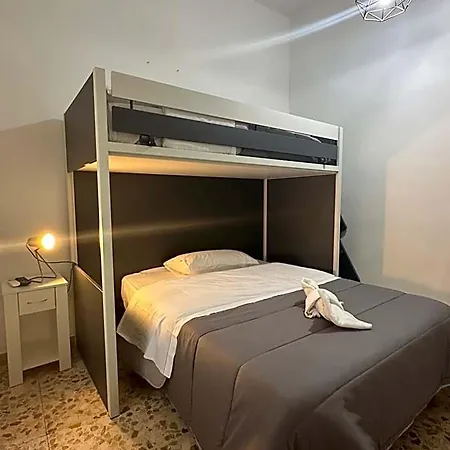 ベッド・アンド・ブレックファスト Rosa Termini ローマ